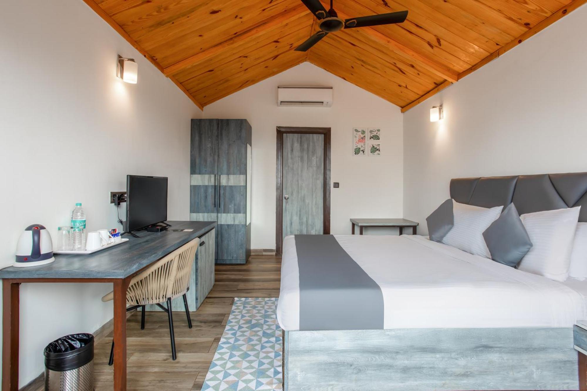 Stone Wood Beach Resort, Vagator Εξωτερικό φωτογραφία